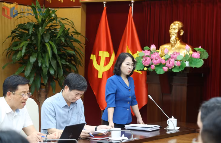 Đồng chí Trịnh Thị Minh Thanh, Phó Bí thư Thường trực Tỉnh ủy, Chủ tịch HĐND tỉnh, phát biểu tại cuộc họp.