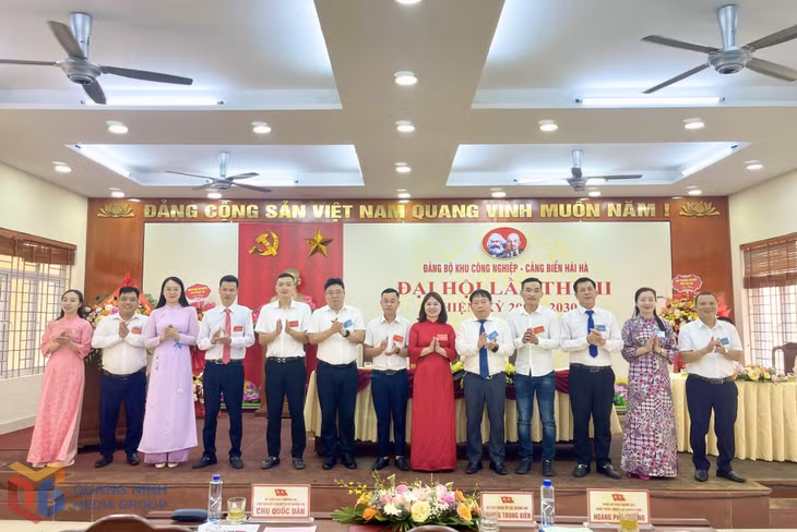 BCH Đảng bộ Khu công nghiệp - Cảng biển Hải Hà, nhiệm kỳ 2025 - 2030 ra mắt tại Đại hội