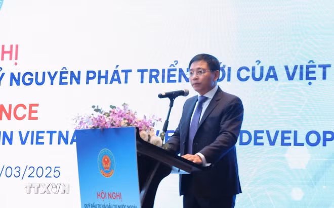 Bộ trưởng Bộ Tài chính Nguyễn Văn Thắng phát biểu tại Hội nghị Quỹ đầu tư và đầu tư nước ngoài trong Kỷ nguyên phát triển mới của Việt Nam. (Ảnh: Hứa Chung/TTXVN)