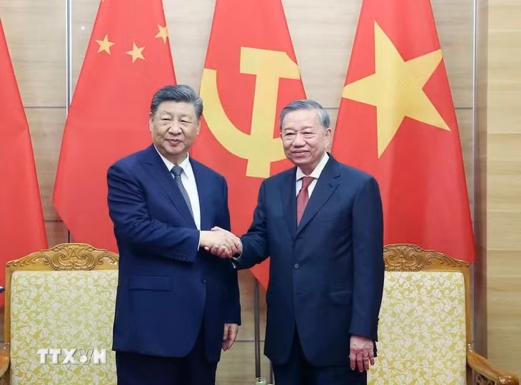 Tổng Bí thư Tô Lâm và Tổng Bí thư, Chủ tịch nước Trung Quốc Tập Cận Bình. (Ảnh: Thống Nhất/TTXVN)