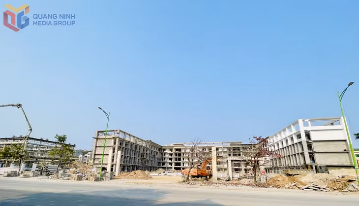 Sau gần 8 tháng thi công, Dự án xây mới Trường THCS Trọng Điểm hiện đã hoàn thành các hạng mục kết cấu chính.