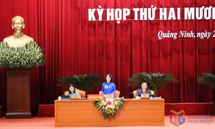 Chủ tọa điều hành Kỳ họp.