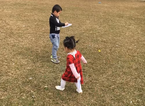 Cha mẹ hãy chuẩn bị mọi thứ cơ bản để trẻ có một chuyến du lịch an toàn, thoải mái dịp nghỉ lễ. Ảnh: Thủy