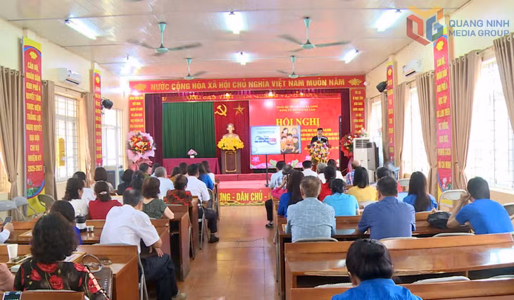 Quang cảnh lớp học chuyển đổi số của phường Hà Lầm.