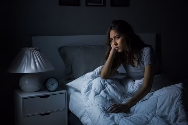 Mất ngủ trắng đêm vì chiếc đệm xẹp lún, chất lượng kém
