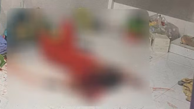 Hiện trường xảy ra nghi án chồng chém vợ trong phòng trọ rồi mất tích bí ẩn ở Vĩnh Long. Ảnh: Công an cung cấp