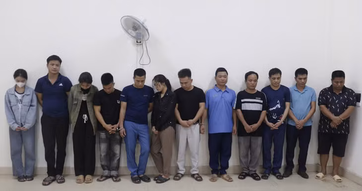 Các đối tượng trong ổ nhóm bị bắt giữ. Ảnh: Ngọc Anh