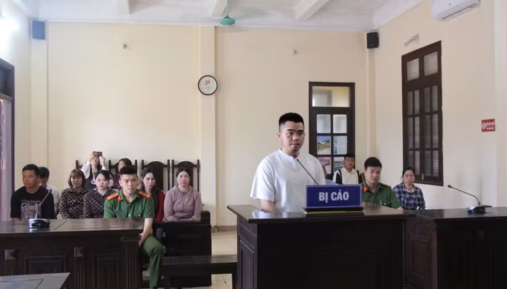 Bị cáo Đoàn Đắc Tiến, thôn 3, xã Thanh Lân, huyện Cô Tô tại phiên tòa.