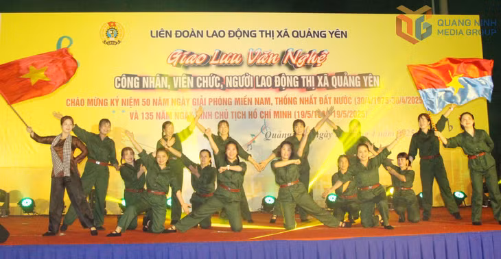 Các tiết mục văn nghệ đặc sắc thể hiện sâu sắc tinh thần yêu nước, thể hiện ý nghĩa, tầm vóc vĩ đại, giá trị to lớn của đại thắng mùa Xuân năm 1975.