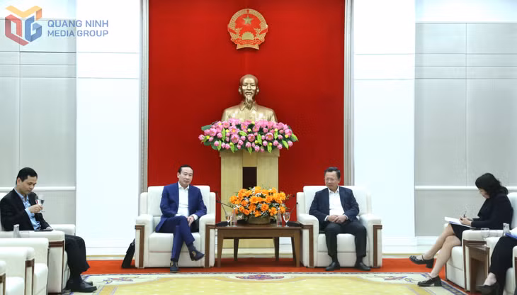 Quang cảnh buổi làm việc.