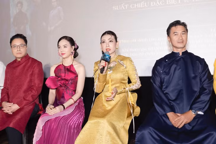 Ê-kíp phim Thám tử Kiên. Ảnh: Đoàn phim.