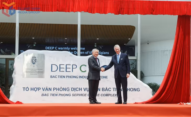 Nhà Vua Vương quốc Bỉ Phillipe và Phó Thủ tướng Thường trực Chính phủ Trương Hòa Bình kéo băng khai trương Khu phức hợp dịch vụ DEEP C.