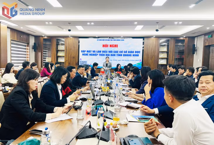 Lãnh đạo Sở GD&ĐT phát biểu tại hội nghị 