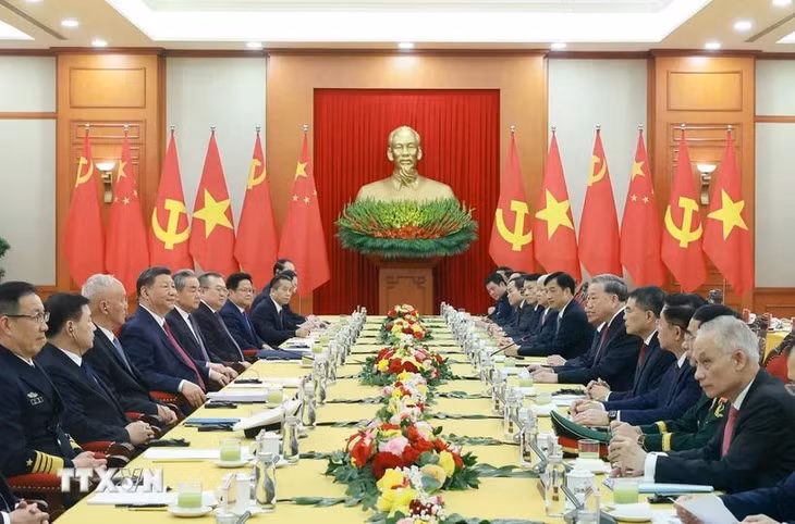Tổng Bí thư Tô Lâm hội đàm với Tổng Bí thư, Chủ tịch nước Trung Quốc Tập Cận Bình. (Ảnh: Thống Nhất/TTXVN)