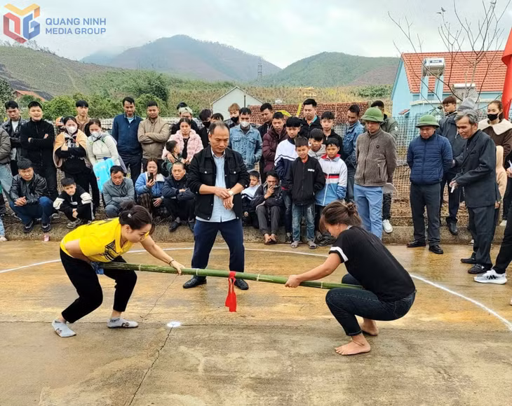 xã Điền Xá tổ chức ngày hội Văn hoá các dân tộc thiểu số mừng Xuân Ất tỵ và chào mừng kỷ niệm 95 năm ngày thành lập Đảng Cộng sản Việt Nam (03/02/1930-03/02/2025). Ảnh: UBND xã Điền Xá