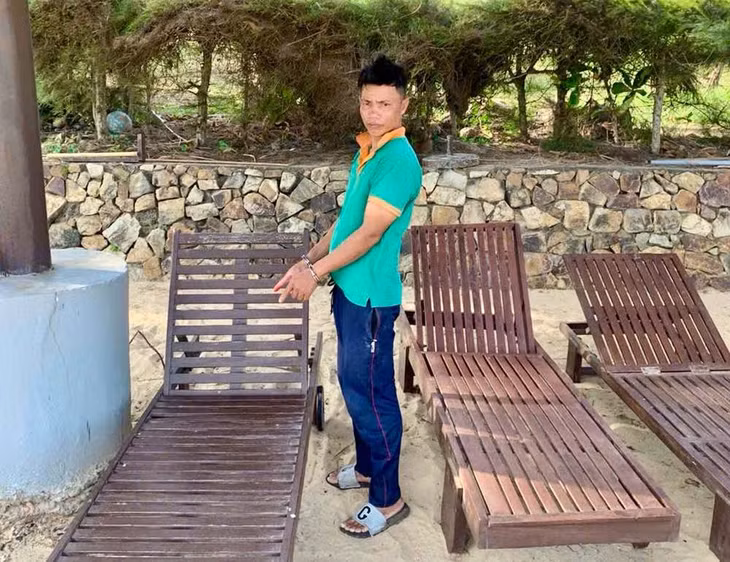 Đối tượng trộm bị công an bắt giữ. Ảnh: Công an