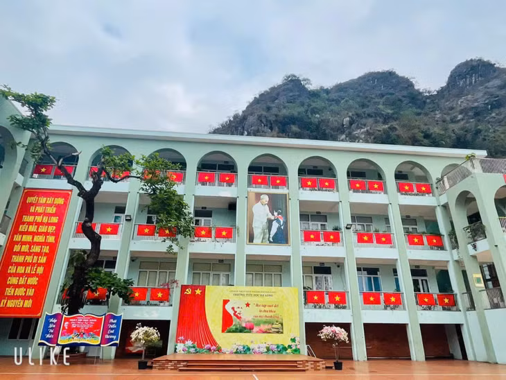 Trường Tiểu học Hạ Long