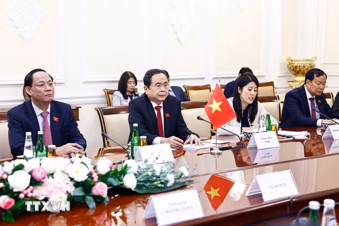 Chủ tịch Quốc hội Trần Thanh Mẫn phát biểu tại cuộc hội đàm với Chủ tịch Hạ viện Uzbekistan. (Ảnh: Doãn Tấn/TTXVN)