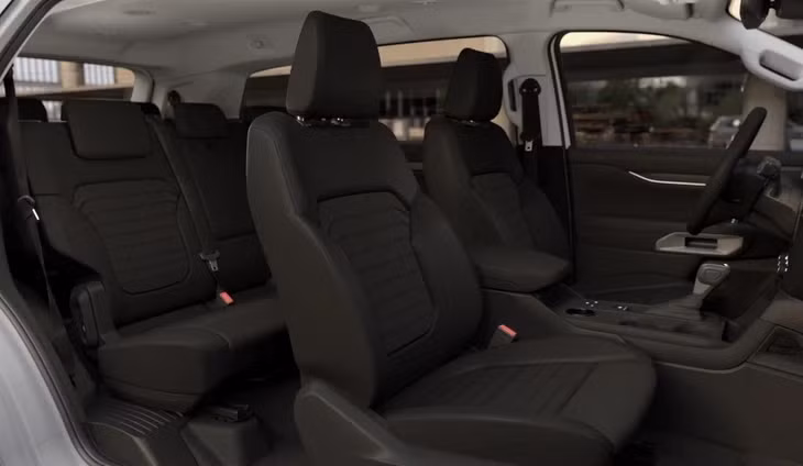 Nội thất xe không có sự thay đổi - Ảnh: Ford Việt Nam