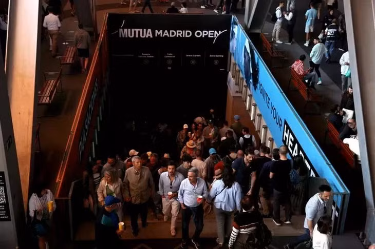 Một phần hệ thống tàu điện ngầm Madrid được sơ tán khẩn cấp.. (Ảnh: Reuters)