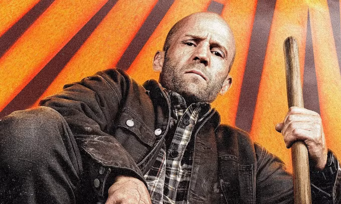 Jason Statham trong phim "A Working Man". Phim dành cho khán giả từ đủ 18 tuổi trở lên. Ảnh: Amazon MGM Studios
