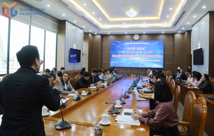 Hội nghị tập huấn kỹ năng ứng dụng trí tuệ nhân tạo (Al) cho lãnh đạo, cán bộ, công chức, viên chức cơ quan Thành uỷ Hạ Long.