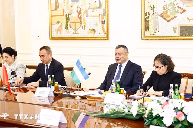Chủ tịch Hạ viện Uzbekistan Nuriddinjon Ismailov phát biểu tại cuộc hội đàm với Chủ tịch Quốc hội Trần Thanh Mẫn. (Ảnh: Doãn Tấn/TTXVN)