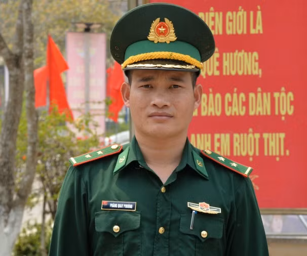 Trung úy Phàng Quay Phoóng