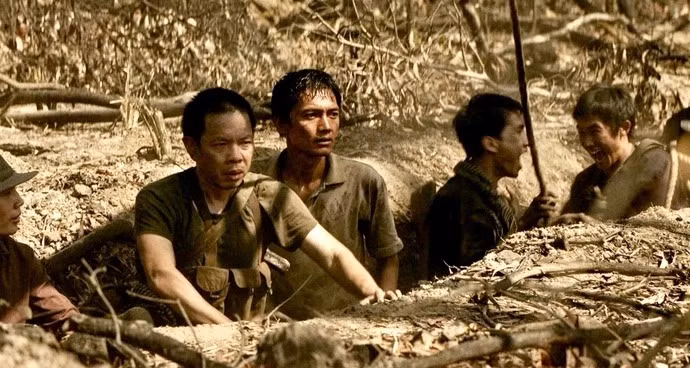 "Có thể đánh thắng một quân đội, nhưng không thể tiêu diệt được một dân tộc" - doanh nhân Hoàng Nam Tiến đúc rút từ phim Địa đạo - Ảnh: ĐPCC