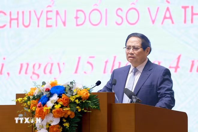 Thủ tướng Phạm Minh Chính chủ trì buổi làm việc. (Ảnh: Dương Giang/TTXVN)