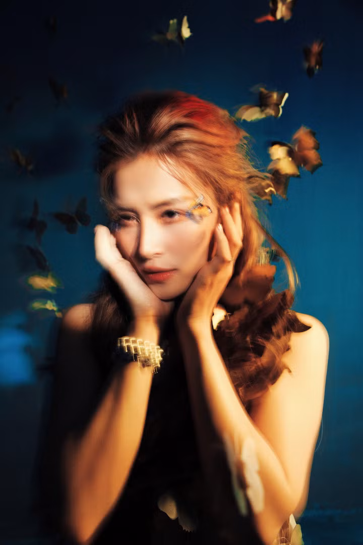 Album là hành trình nhìn lại chính mình, chấp nhận nội tâm và mở ra một cánh cửa mới của Đông Nhi.