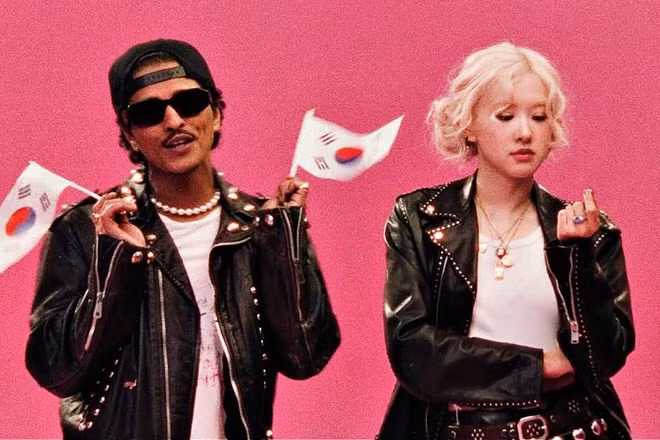 MV "APT." của Rosé và Bruno Mars đạt 1,5 tỉ lượt xem trên YouTube. Ảnh: MV APT.