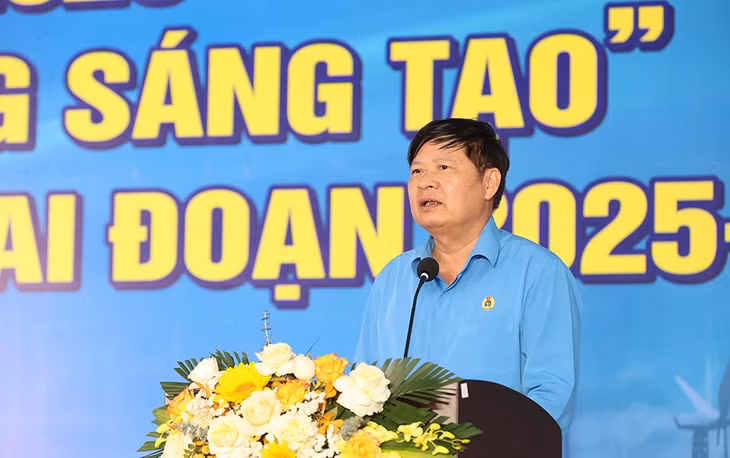 Phó Chủ tịch Tổng Liên đoàn Lao động Việt Nam Phan Văn Anh đánh giá cao sự chủ động, sáng tạo của Công đoàn Điện lực Việt Nam trong việc triển khai hiệu quả nhiều phong trào thi đua.
