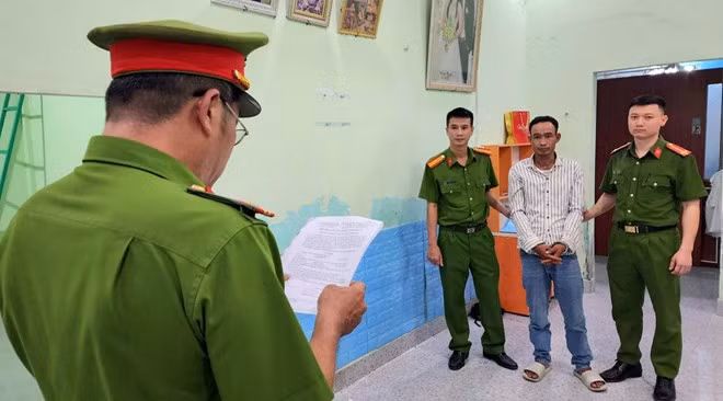 Công an tỉnh Quảng Trị bắt đối tượng cướp tài sản. Ảnh: Anh Tuấn