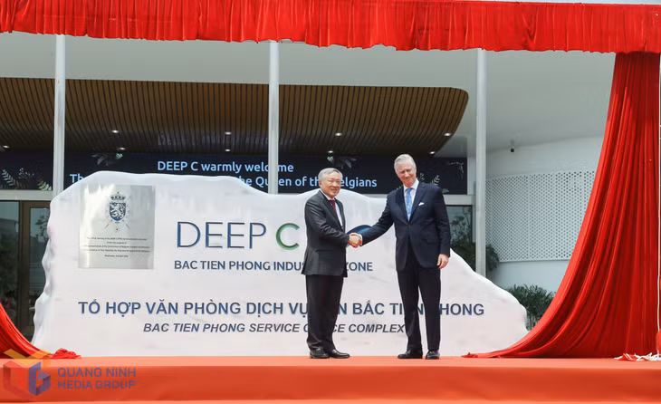 Nhà Vua Vương quốc Bỉ Phillipe và Phó Thủ tướng Thường trực Chính phủ Trương Hòa Bình kéo băng khai trương Khu phức hợp dịch vụ DEEP C.