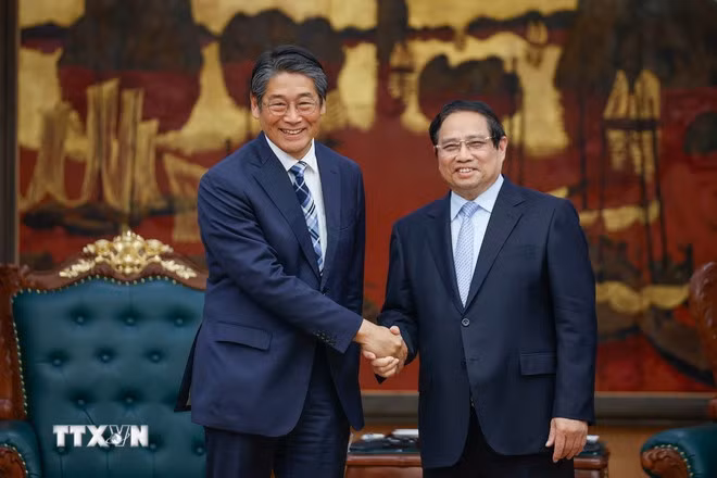 Thủ tướng Phạm Minh Chính tiếp Đại sứ Nhật Bản tại Việt Nam Ito Naoki. (Ảnh: Dương Giang/TTXVN)
