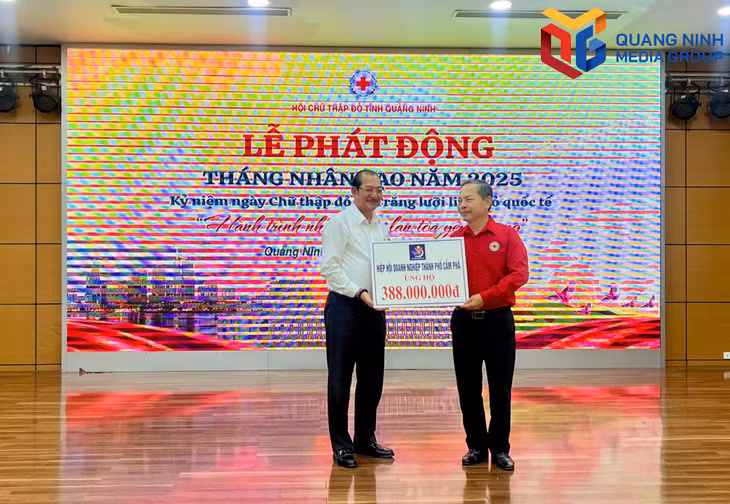 Tiếp nhận ủng hộ của Hiệp hội Doanh nghiệp TP Cẩm Phả.