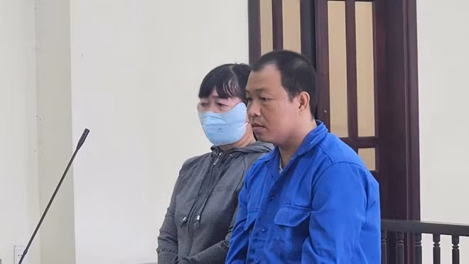 Hai chị em lên mạng xã hội mua 10 giấy chứng nhận quyền sử dụng đất giả để lừa đảo vay tiền. Ảnh: Duy Minh