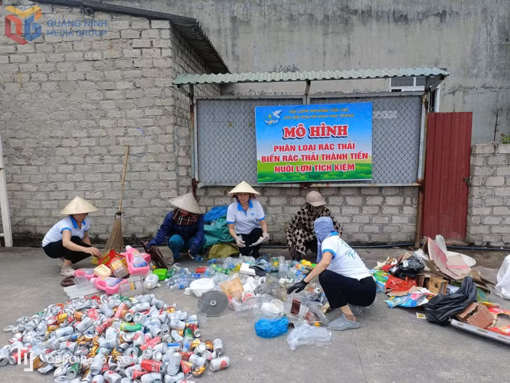 Mô hình phân loại rác thải, biến rác thành tiền, nuôi lợn tiết kiệm của Chi hội Phụ nữ khu Thọ Tràng, phường Yên Thọ (TP Đông Triều).