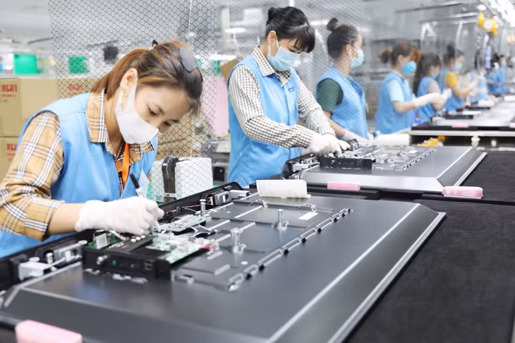 Công nghiệp chế biến, chế tạo trở thành động lực của tăng trưởng với mức tăng gần 40% trong năm 2021, cao nhất từ trước đến nay.
