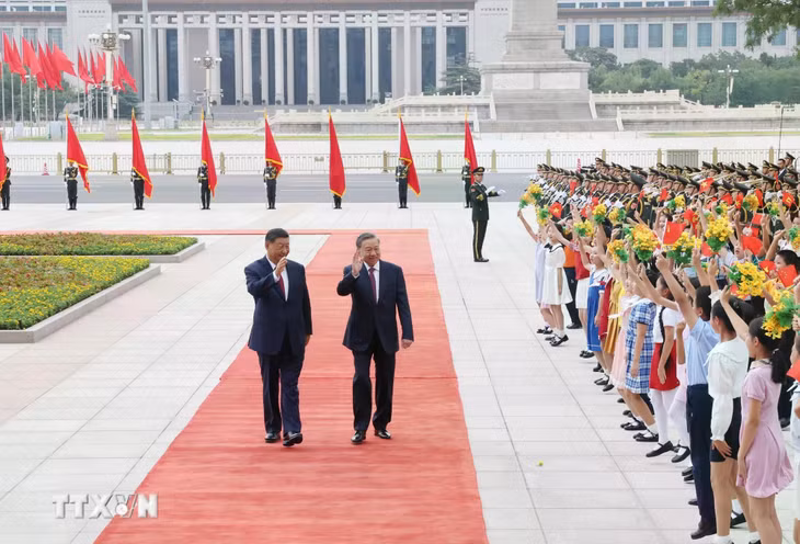 Sáng 19/8/2024, tại Thủ đô Bắc Kinh, Tổng Bí thư Ban Chấp hành Trung ương Đảng Cộng sản Trung Quốc, Chủ tịch nước Cộng hòa Nhân dân Trung Hoa Tập Cận Bình và Phu nhân chủ trì Lễ đón cấp Nhà nước Tổng Bí thư Ban Chấp hành Trung ương Đảng Cộng sản Việt Nam, Chủ tịch nước Cộng hòa xã hội chủ nghĩa Việt Nam Tô Lâm và Phu nhân thăm cấp Nhà nước tới Trung Quốc từ ngày 18 đến ngày 20/8/2024. (Ảnh: Trí Dũng/TTXVN)