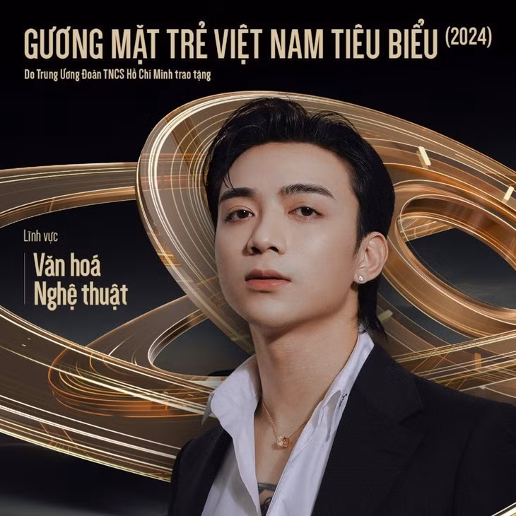 Nam ca sỹ đã dành được nhiều giải thưởng trong thời gian gần đây. (Ảnh: FBNV)