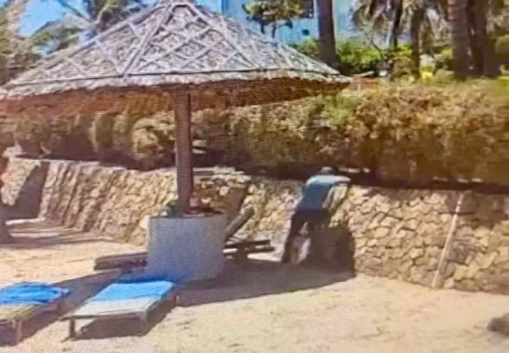 Camera ghi lại cảnh tên trộm thực hiện hành vi. Ảnh: Công an
