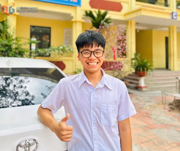 Dương Đức Minh (lớp 9A8, Trường THCS Trần Quốc Toản) xuất sắc giành giải Nhất môn Toán trong kỳ thi học sinh giỏi cấp tỉnh.