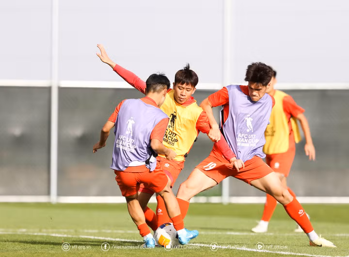 U17 Việt Nam tập luyện tại Ả Rập Xê-út. (Ảnh: VFF)
