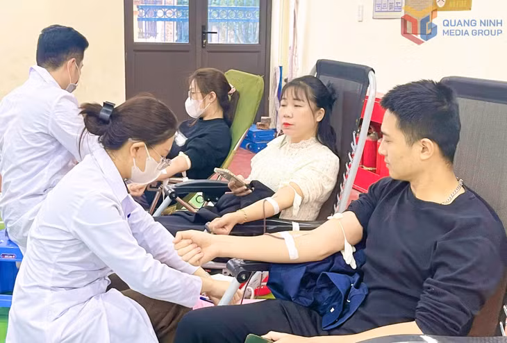 Công nhân làm việc tại KCN Cảng biển Hải Hà tham gia Ngày hội HMTN huyện Hải Hà đợt 1, tháng 3/2025.