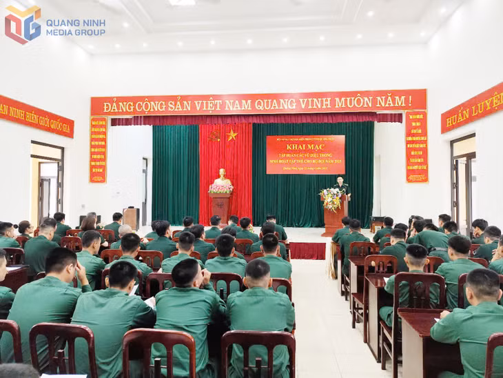 Quang cảnh khai mạch lớp tập huấn.