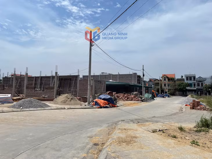 Dự án khu nhà ở tập thể công nhân của Công ty Than Mạo Khê (phường Mạo Khê) sau khi được thu hồi đã đưa vào xây dựng khu tái định cư.