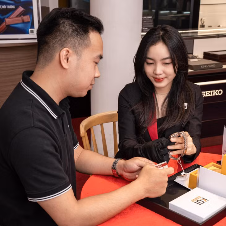 Khám phá cửa hàng đồng hồ chính hãng gần 40 năm tuổi Việt Nam ảnh 4 Khám phá cửa hàng đồng hồ chính hãng gần 40 năm tuổi Việt Nam ảnh 4