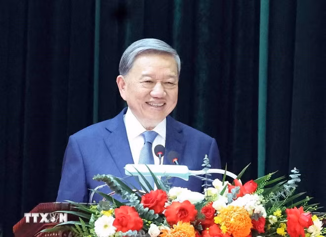 Tổng Bí thư Tô Lâm phát biểu tại buổi làm việc với Bộ Tư lệnh Binh chủng Tăng thiết giáp. (Ảnh: Thống Nhất/TTXVN)